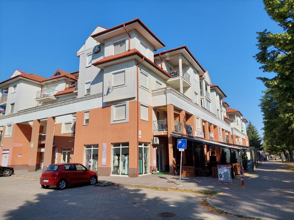 Samuci Apartman Hajdúszoboszló Eksteriør bilde